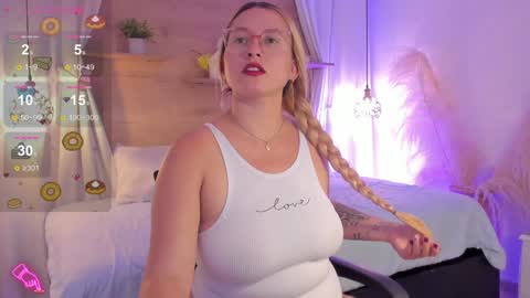 Snapshot of heidishayk chatting on 01-24-25, 08:00 ANTARA REY online show from 01-24-25, 08:00