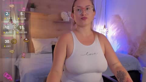 Snapshot of heidishayk chatting on 02-12-25, 07:56 ANTARA REY online show from 02-12-25, 07:56