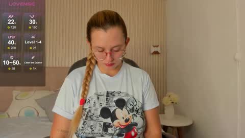 Snapshot of heidishayk chatting on 10-10-25, 12:15 ANTARA REY online show from 10-10-25, 12:15