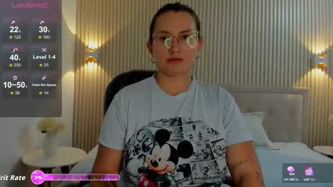 Snapshot of heidishayk chatting on 10-17-25, 12:08 ANTARA REY online show from 10-17-25, 12:08