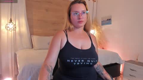 Snapshot of heidishayk chatting on 10-27-25, 07:07 ANTARA REY online show from 10-27-25, 07:07