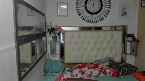 heiker_ online show from 10-19-25, 02:56