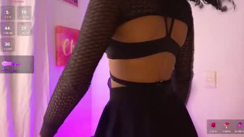 Snapshot of heily_fox chatting on 01-26-25, 06:17 HEILY  online show from 01-26-25, 06:17