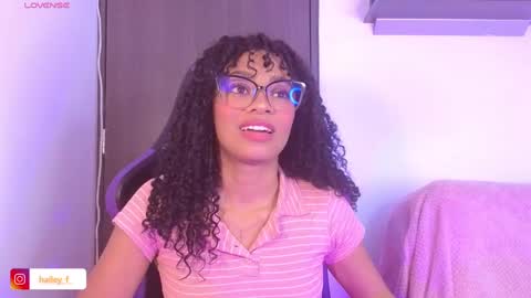 Snapshot of heily_fox chatting on 02-25-25, 06:36 HEILY  online show from 02-25-25, 06:36