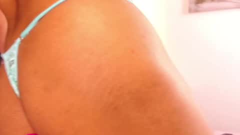 Snapshot of heily_fox chatting on 10-10-25, 03:38 HEILY  online show from 10-10-25, 03:38