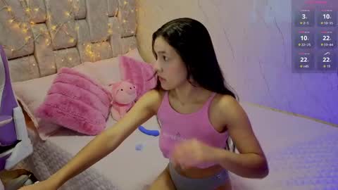 Snapshot of heilyevans chatting on 05-28-26, 12:24 Heily online show from 05-28-26, 12:24