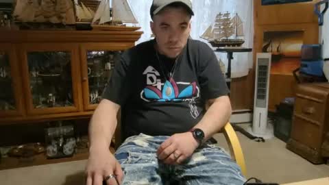 Snapshot of heisherrmann chatting on 04-13-26, 11:32 xxScubaStevexx online show from 04-13-26, 11:32