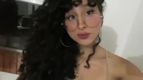 Snapshot of heka_prudence chatting on 12-22-24, 04:28 Heka Prudence online show from 12-22-24, 04:28