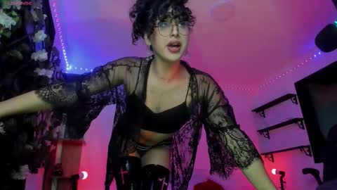 Snapshot of heka_prudence chatting on 09-28-25, 04:07 Heka Prudence online show from 09-28-25, 04:07