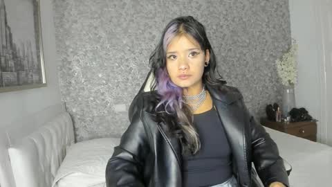 Snapshot of hela_strossner chatting on 09-16-25, 12:06 Hella online show from 09-16-25, 12:06