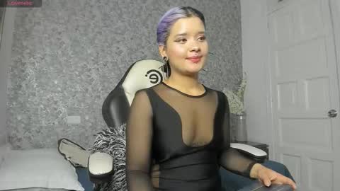 Snapshot of hela_strossner chatting on 09-30-25, 03:00 Hella online show from 09-30-25, 03:00