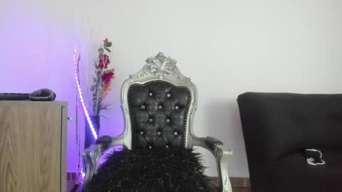 Snapshot of hela_wet chatting on 12-28-24, 02:01 Hela Independent model online show from 12-28-24, 02:01