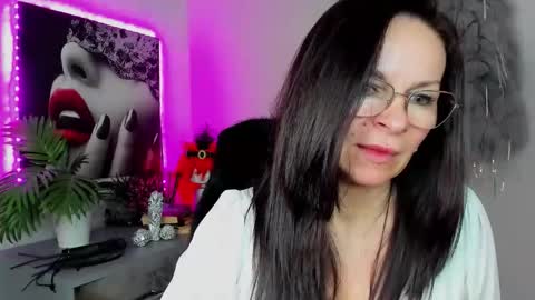 Helen online show from 04-07-26, 02:39