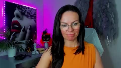 Snapshot of helen_79 chatting on 05-11-26, 02:45 Helen online show from 05-11-26, 02:45