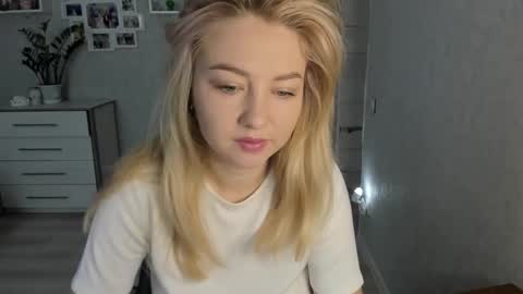 Helen sven online show from 10-07-25, 05:48