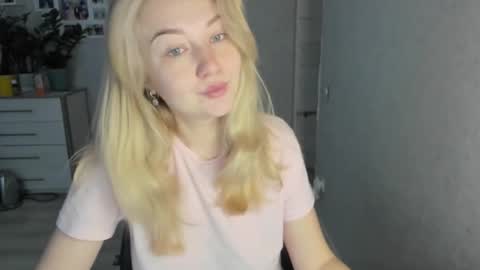 Helen sven online show from 10-18-25, 05:10