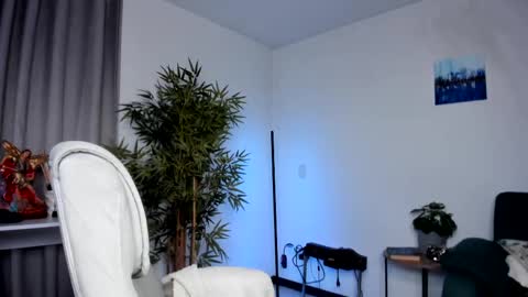 helen_miller online show from 03-08-25, 12:44