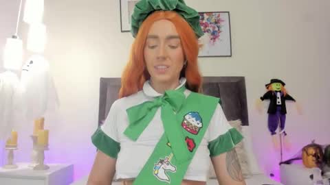 Snapshot of helen_mooree chatting on 11-01-25, 01:02 Helen online show from 11-01-25, 01:02