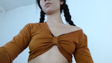 Snapshot of helena_hadler chatting on 01-28-25, 09:08 -- EE -- online show from 01-28-25, 09:08