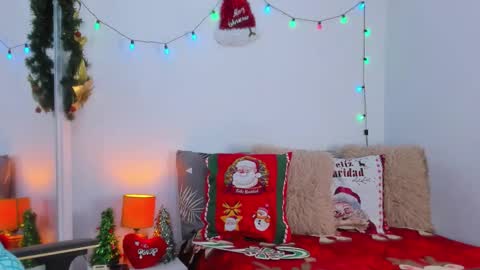 Helena Santos  online show from 12-19-25, 11:06