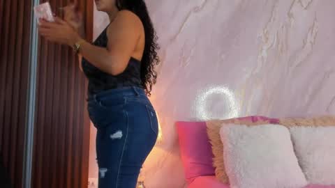 Helena Santos  online show from 04-17-26, 08:01