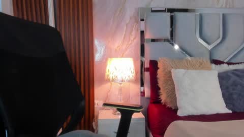 Helena Santos  online show from 06-10-26, 12:26