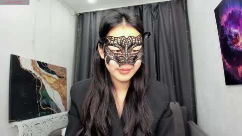 Hi I am Helen online show from 04-18-26, 02:04