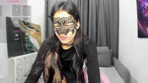Snapshot of helenblazetrt chatting on 05-09-26, 02:17 Hi I am Helen online show from 05-09-26, 02:17