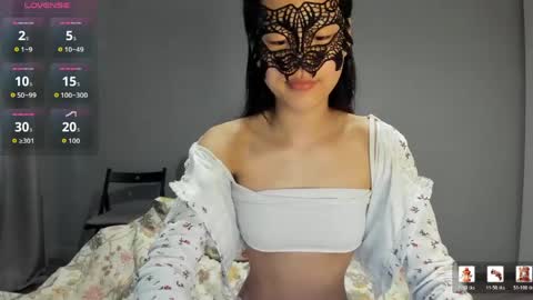 Snapshot of helenblazetrt chatting on 05-17-26, 02:09 Hi I am Helen online show from 05-17-26, 02:09