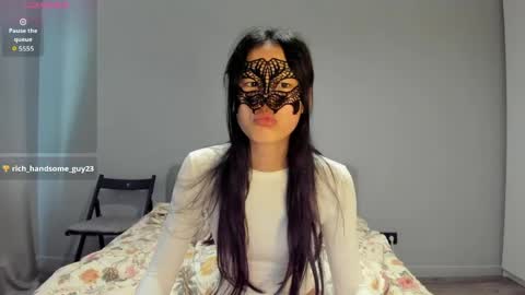 Snapshot of helenblazetrt chatting on 05-31-26, 02:09 Hi I am Helen online show from 05-31-26, 02:09