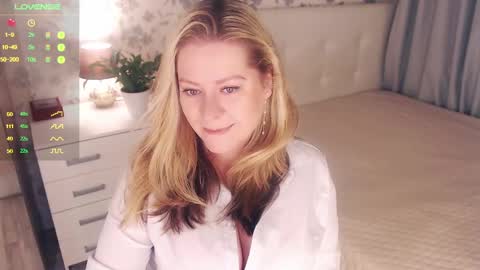 Helena Bonham online show from 12-19-24, 03:51