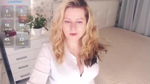 Helena Bonham online show from 01-30-25, 05:09