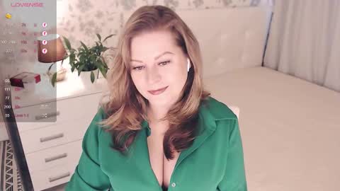 Helena Bonham online show from 09-11-25, 05:29