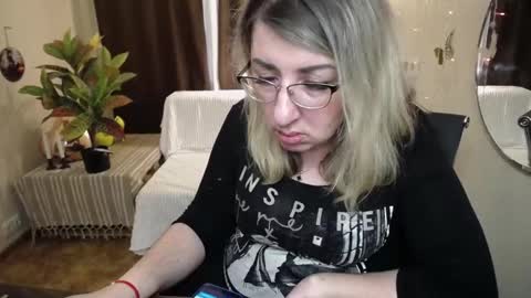 helenenigma online show from 03-04-25, 05:00