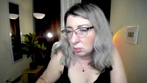 helenenigma online show from 10-09-25, 06:28