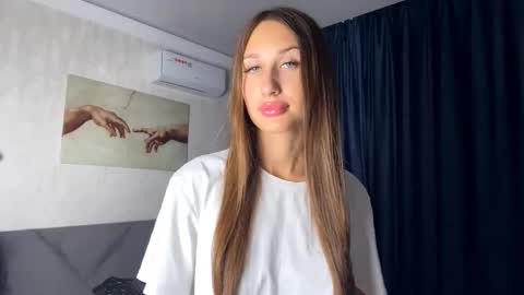 Snapshot of helenjoyne chatting on 09-29-25, 09:14 Chloe online show from 09-29-25, 09:14