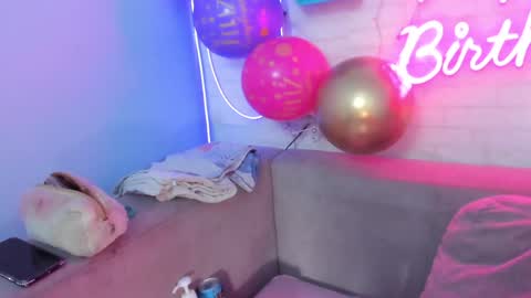 Snapshot of helenn_monroy1 chatting on 01-06-25, 11:40    online show from 01-06-25, 11:40