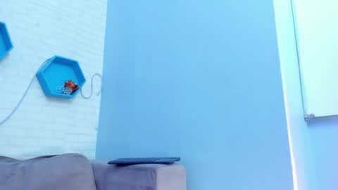 Snapshot of helenn_monroy1 chatting on 02-18-25, 02:16    online show from 02-18-25, 02:16