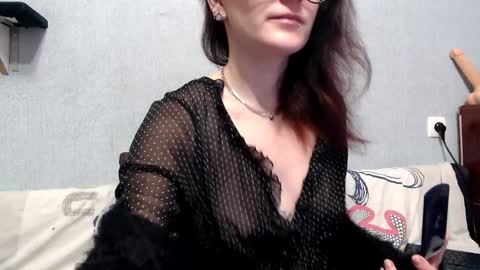 Snapshot of helenred chatting on 01-20-25, 09:46 HelenRed online show from 01-20-25, 09:46