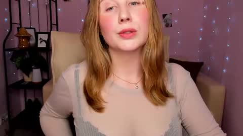 Snapshot of helens_lov chatting on 02-15-25, 08:00 Helen online show from 02-15-25, 08:00