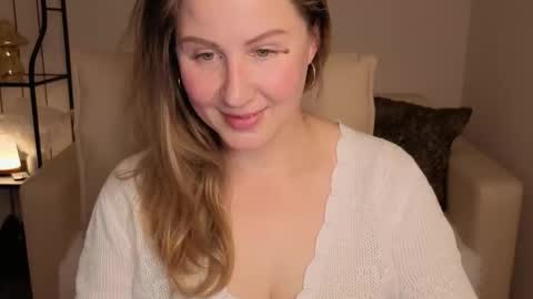 Snapshot of helens_lov chatting on 09-28-25, 01:33 Helen online show from 09-28-25, 01:33