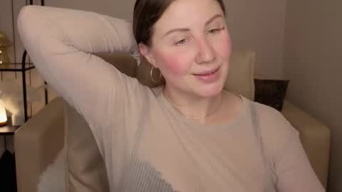 Snapshot of helens_lov chatting on 10-29-25, 01:41 Helen online show from 10-29-25, 01:41