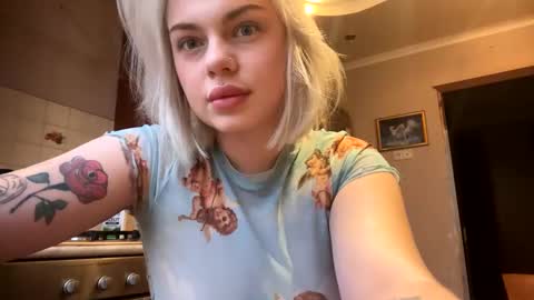 Snapshot of helga_now chatting on 01-31-25, 01:34 helga_now online show from 01-31-25, 01:34