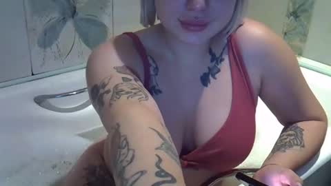 helga_now online show from 11-01-25, 10:56
