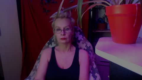 Helga online show from 03-28-26, 10:53