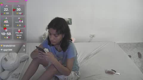 Helia Transfem and Amy online show from 01-16-25, 06:27