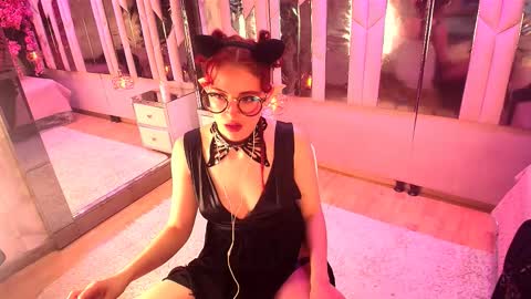 Snapshot of heliconiavannucci chatting on 09-09-25, 12:10 Heliconia online show from 09-09-25, 12:10