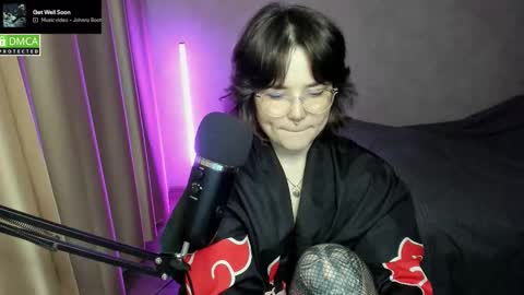 Red online show from 10-16-25, 06:42