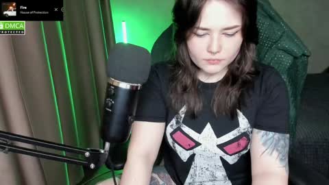 Red online show from 05-24-26, 06:35