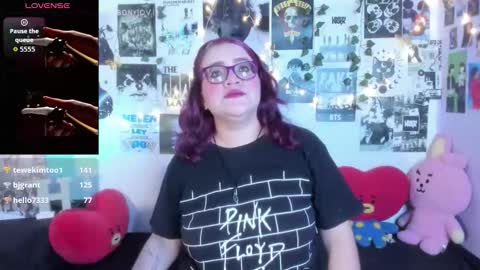 Snapshot of hellen21rose chatting on 01-08-26, 05:43 hellen online show from 01-08-26, 05:43